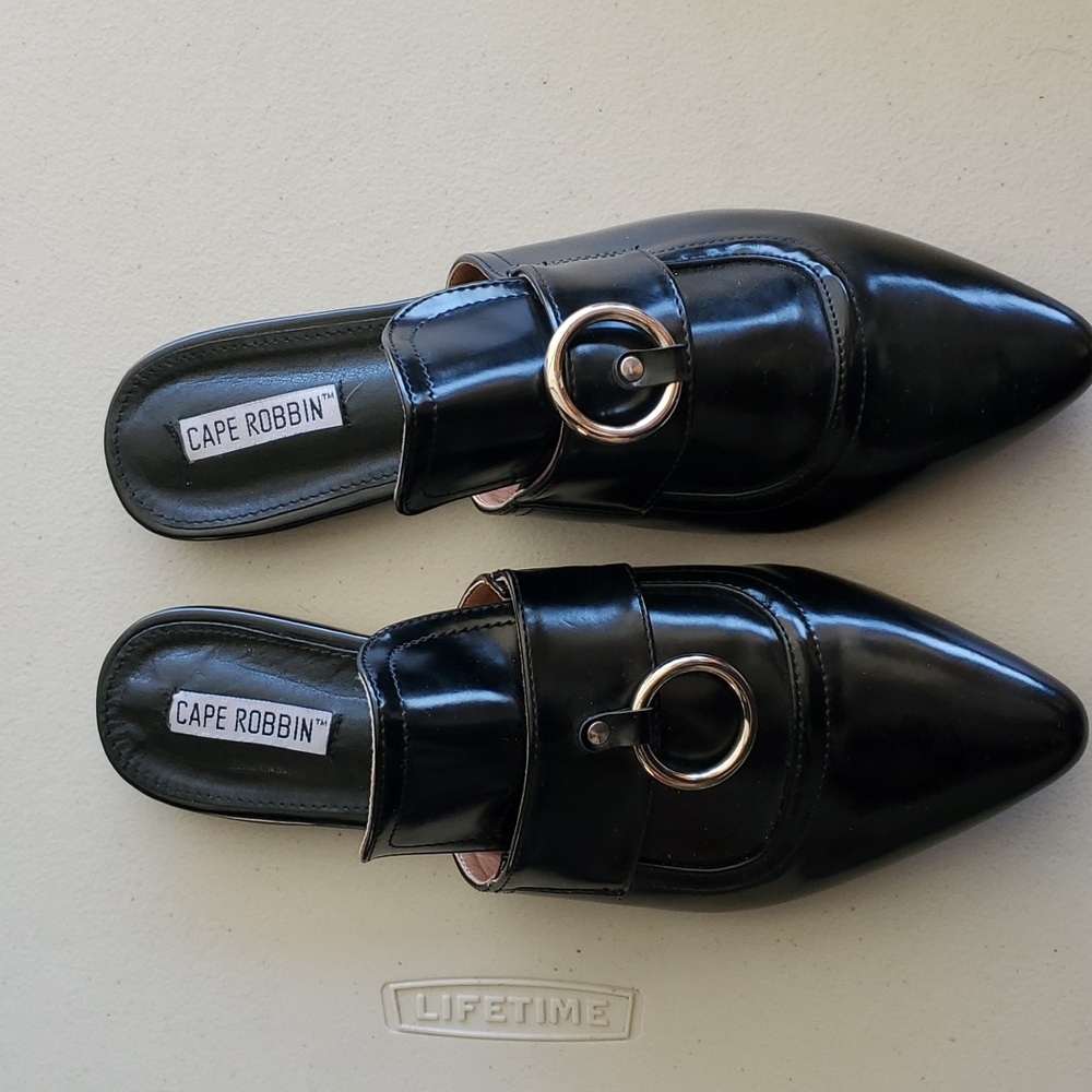 CAPE ROBBIN BLACK MULES SIZE 10
